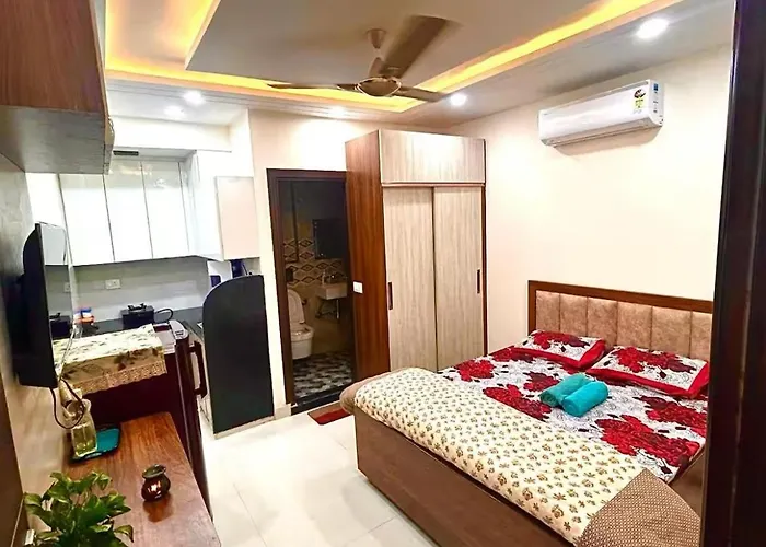Chic Studio To Stay In South Delhi