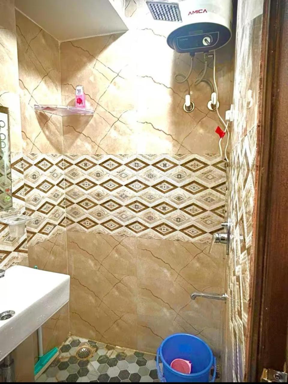 Chic To In South Delhi Apartment